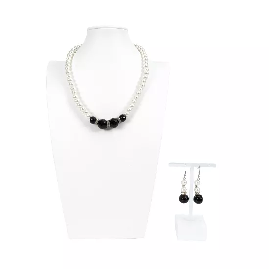 Set de joyería: Collar tipo perlas con aretes colgantes