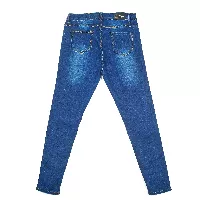 Jeans largo de dama con rasgado