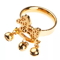 Anillo con caballo balancín y cascabeles en color dorado